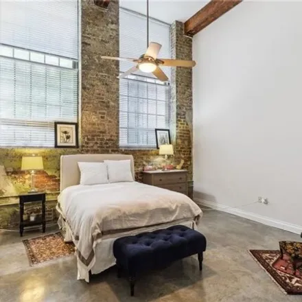 Image 6 - 920 Poeyfarre Street, New Orleans, LA 70130, USA - Condo for sale