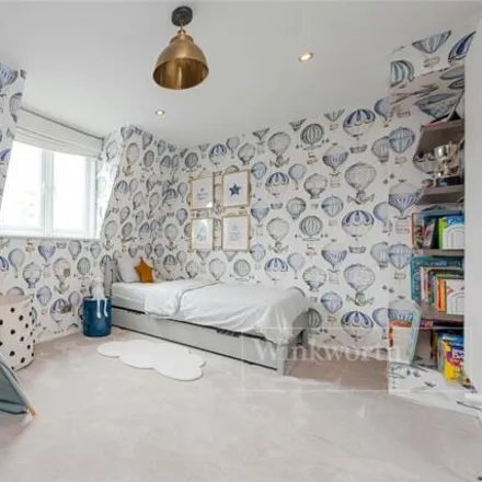 Image 4 - 130 Brondesbury Road, London, NW6 6BX, United Kingdom - Townhouse for sale