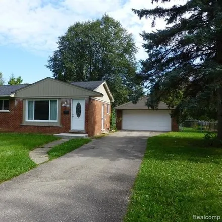 Buy this 3 bed house on 28586 Aberdeen Street in Southfield, MI 48076