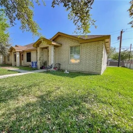 Image 1 - 216 West Huisache Street, Trevinos Number 1 Colonia, Rio Grande City, TX 78582, USA - House for sale