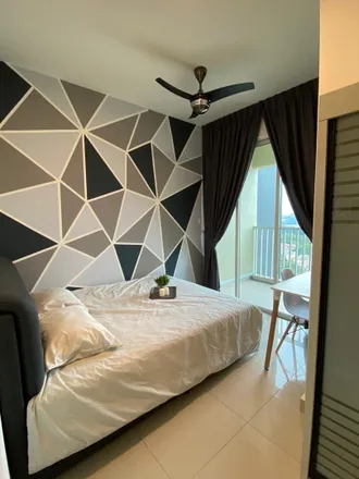 Rent this 5 bed apartment on Residensi Suasana Damai (Opp) in Jalan PJU 10/1, Damansara Damai