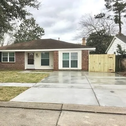 Rent this 3 bed house on 705 Cameron Court in Kenner, LA 70065