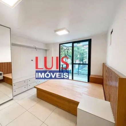 Rent this 3 bed apartment on Rua Roma in Piratininga, Niterói - RJ