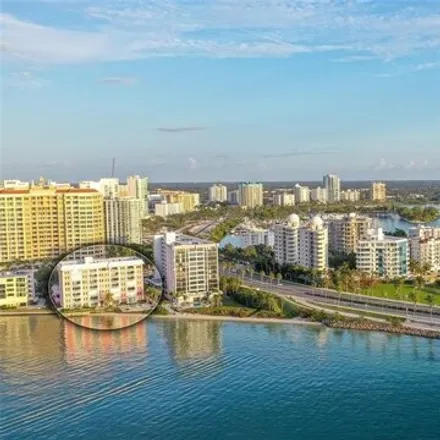 Buy this 1 bed condo on Le Chateau in 37 Sunset Drive, Sarasota