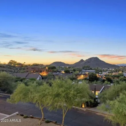 Image 9 - 1725 East Camino Del Santo, Phoenix, AZ 85022, USA - House for sale
