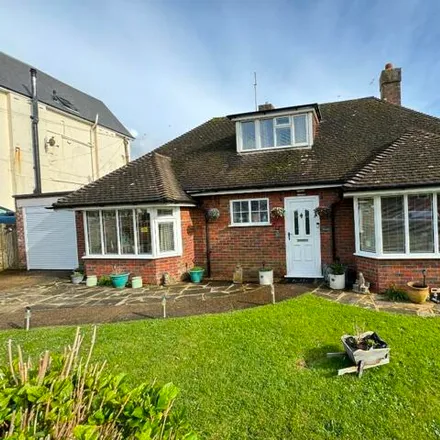 Rent this 3 bed house on Grosvenor Road in Seaford, BN25 2BS