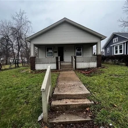 Buy this 2 bed house on 2889 North 21st Place in Kansas City, KS 66104
