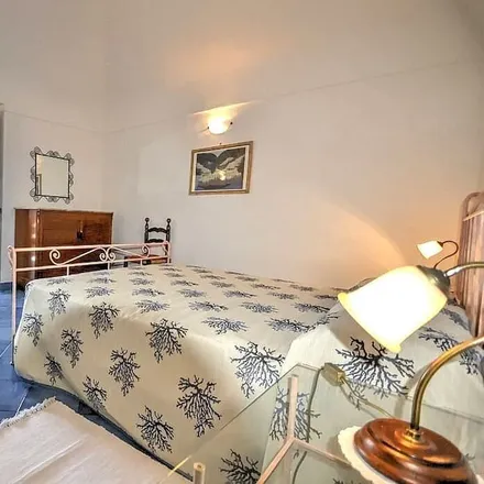 Rent this 2 bed house on 84017 Positano SA