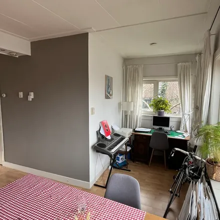 Rent this 1 bed apartment on Finsestraat 10 in 7418 AN Deventer, Netherlands