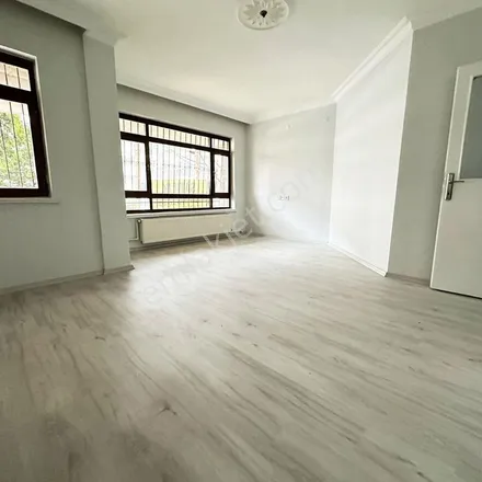 Rent this 3 bed apartment on 376. Sokak in 06290 Keçiören, Turkey
