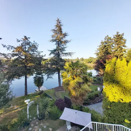 Rent this 1 bed house on Esquimalt