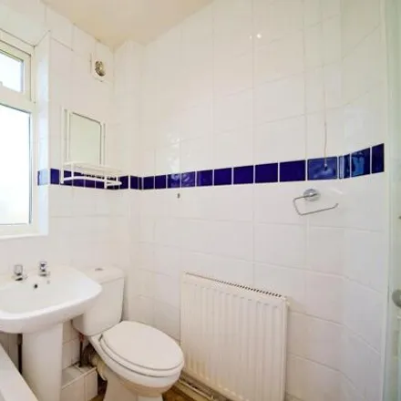 Image 4 - Canonsleigh Road, Dagenham, Great London, Rm9 - Townhouse for sale