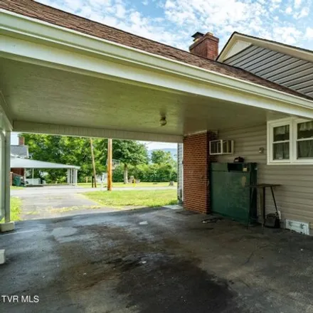 Image 7 - 410 E L St, Elizabethton, Tennessee, 37643 - House for sale