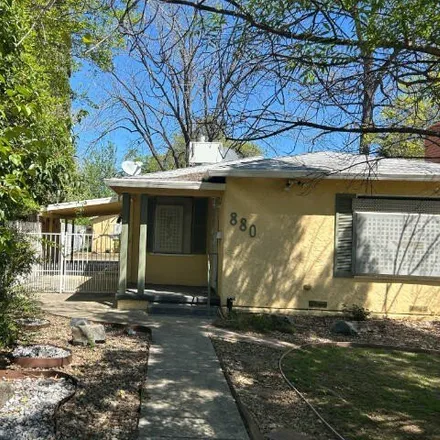 Buy this 2 bed house on 880 Lincoln Street in Redding, CA 96001