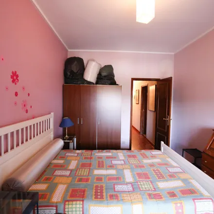 Rent this 4 bed room on Rua Fernando Pessoa 7 in 2805-139 Almada, Portugal