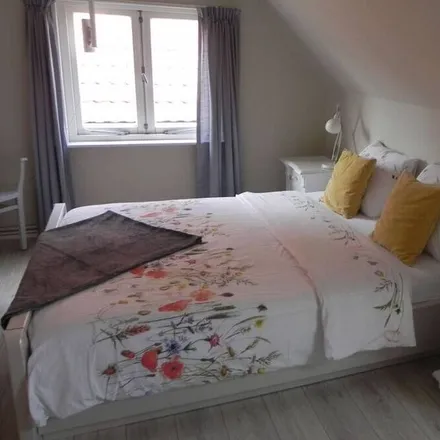 Rent this 2 bed house on 't Zand in Erasmuslaan, 2984 XD Ridderkerk
