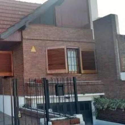 Buy this 5 bed house on Avenida Eva Perón 3804 in Partido de Florencio Varela, Florencio Varela