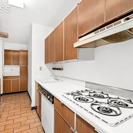 Image 7 - 20 East 9th Street, New York, NY 10003, USA - Townhouse for sale
