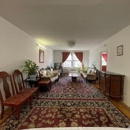 Image 2 - 102-30 Queens Boulevard, New York, NY 11375, USA - Apartment for sale