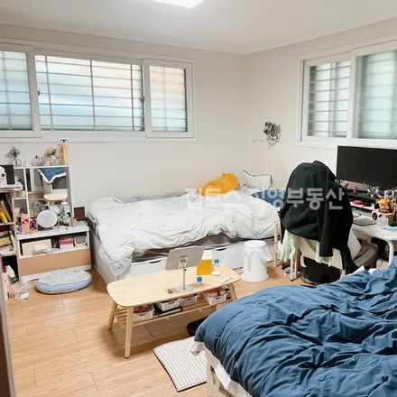 Rent this studio apartment on 서울특별시 강남구 논현동 65-14