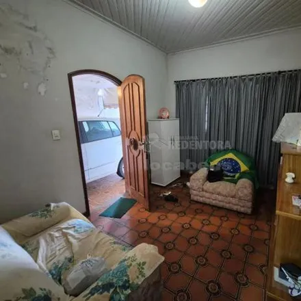 Rent this 2 bed house on Associação Espírita Rogério Villar in Rua São Paulo 551, Vila Ideal