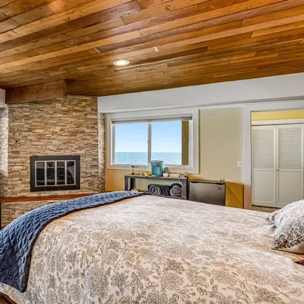 Rent this 2 bed house on Bainbridge Island in WA, 98110