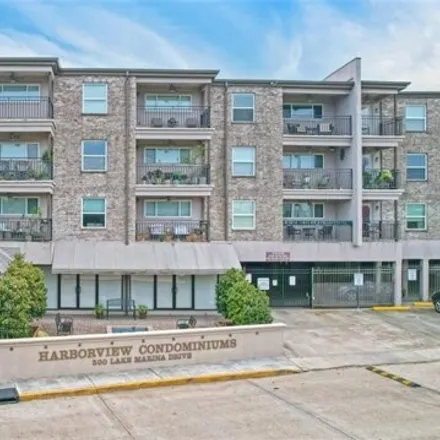 Buy this 2 bed condo on 500 Lake Marina Avenue in New Orleans, LA 70124