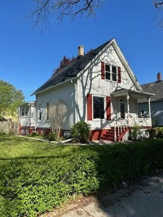 Image 5 - 1642 Grange Avenue, Racine, WI 53405, USA - House for sale