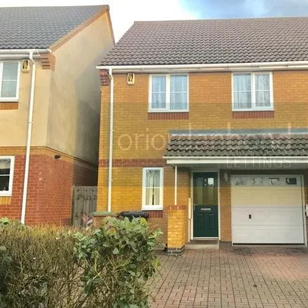 Rent this 4 bed townhouse on Northampton Road in Brixworth, NN6 9FG