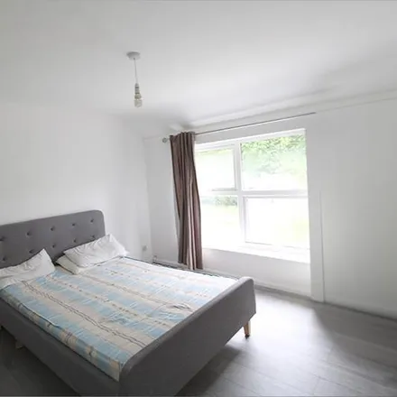 Image 7 - Gayfield Avenue, Brierley Hill, DY5 2BZ, United Kingdom - House for rent