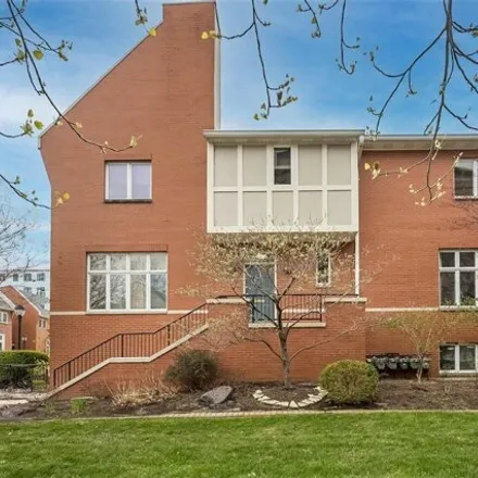 Buy this 4 bed condo on 73 West Pine Court in St. Louis, MO 63108