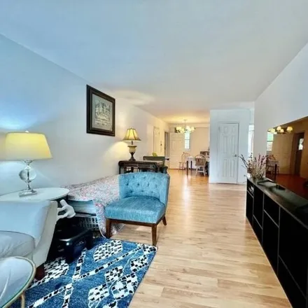 Image 2 - 97-40 62nd Drive, New York, NY 11374, USA - Apartment for sale