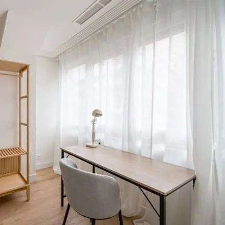 Rent this 4 bed room on Restaurante Rast in Calle de Félix Boix, 6
