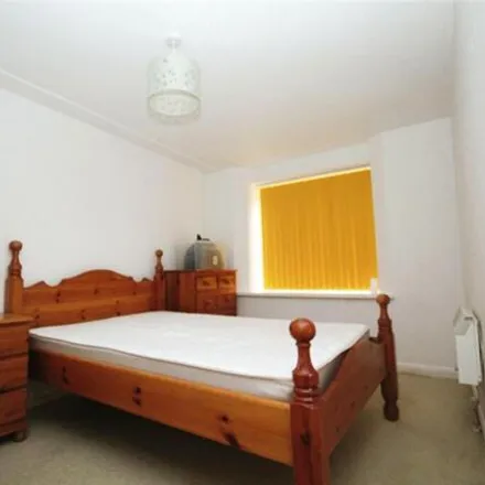 Image 3 - Priory School, Fawcett Road, Portsmouth, PO4 0DL, United Kingdom - Apartment for sale