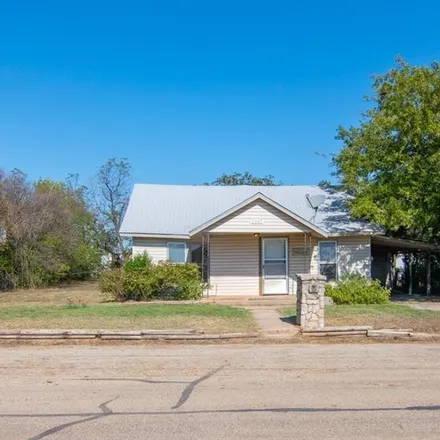 Buy this 3 bed house on 2407 Avenue B in Brownwood, TX 76801