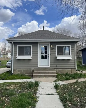 Buy this 2 bed house on 337 South Gates Street in Oakland, Pottawattamie County