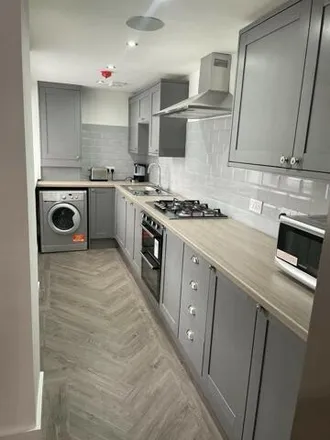 Rent this 6 bed townhouse on Talton Road in Liverpool, L15 0HS