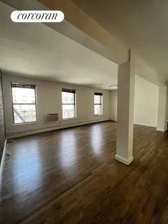 Rent this 3 bed condo on 314 West 94th Street in New York, NY 10025
