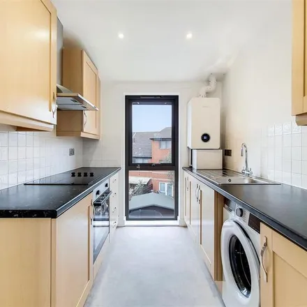 Image 3 - Lewin Terrace, London, TW14 8FE, United Kingdom - Apartment for rent