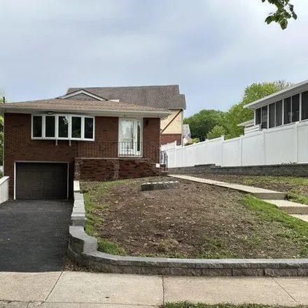 Buy this 3 bed house on 81 Manor Road in New York, NY 10310