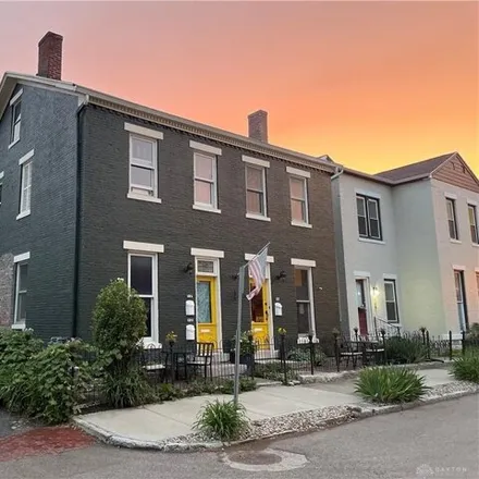 Rent this 3 bed apartment on 139 Brown Street in Dayton, OH 45402