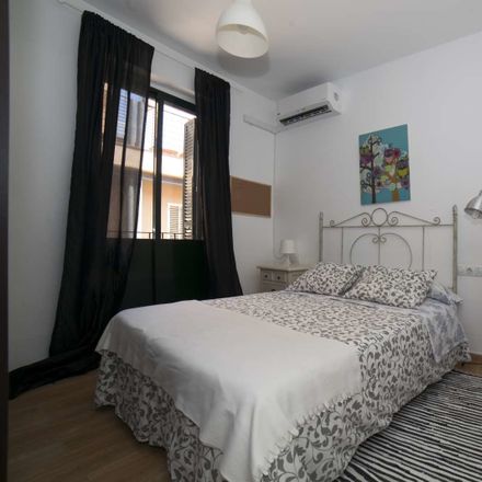 Rent this 2 bed room on Calle Jerónimo Hernández