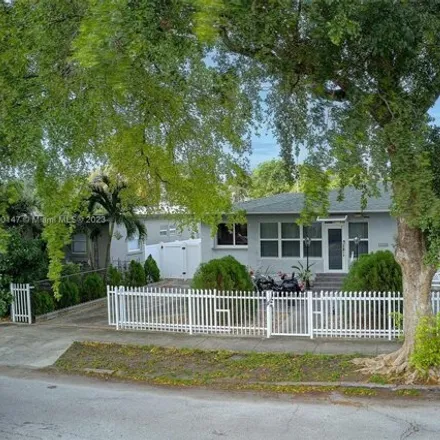 Image 4 - 1923 Dewey St, Hollywood, Florida, 33020 - House for sale