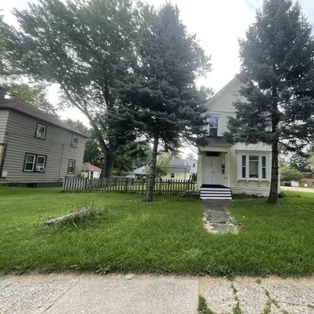 Buy this 4 bed house on 188 University Street in Crystal Lake, IL 60014