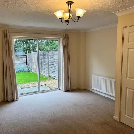 Image 3 - Timken Way, Daventry, NN11 9TD, United Kingdom - Townhouse for rent