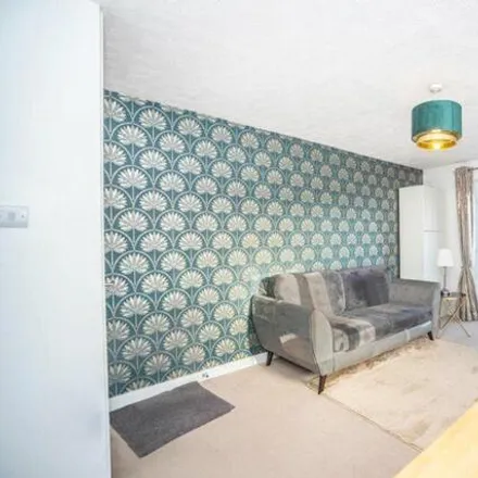 Image 3 - Crowley Court, Gravesend, DA11 0BE, United Kingdom - Apartment for sale