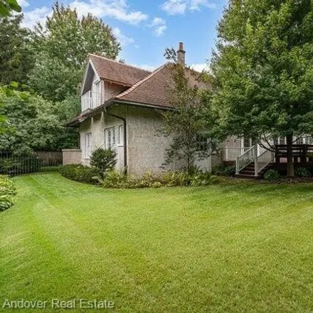 Image 9 - 199 Parkwood Court, Bay City, MI 48708, USA - House for sale