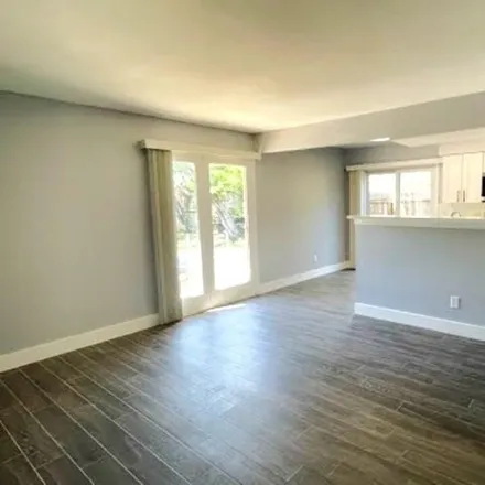 Image 6 - 2504 Manor Circle, Austin, TX 78723, USA - Apartment for rent