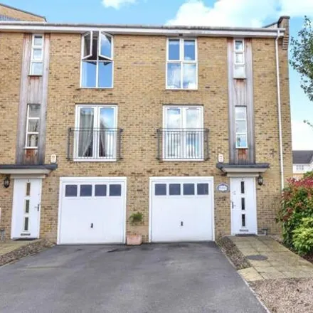 Rent this 5 bed house on Hawks Mews in Maidenhead, SL6 1AN
