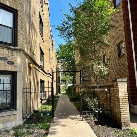 Rent this 1 bed apartment on 648-652 West Roscoe Street in Chicago, IL 60657